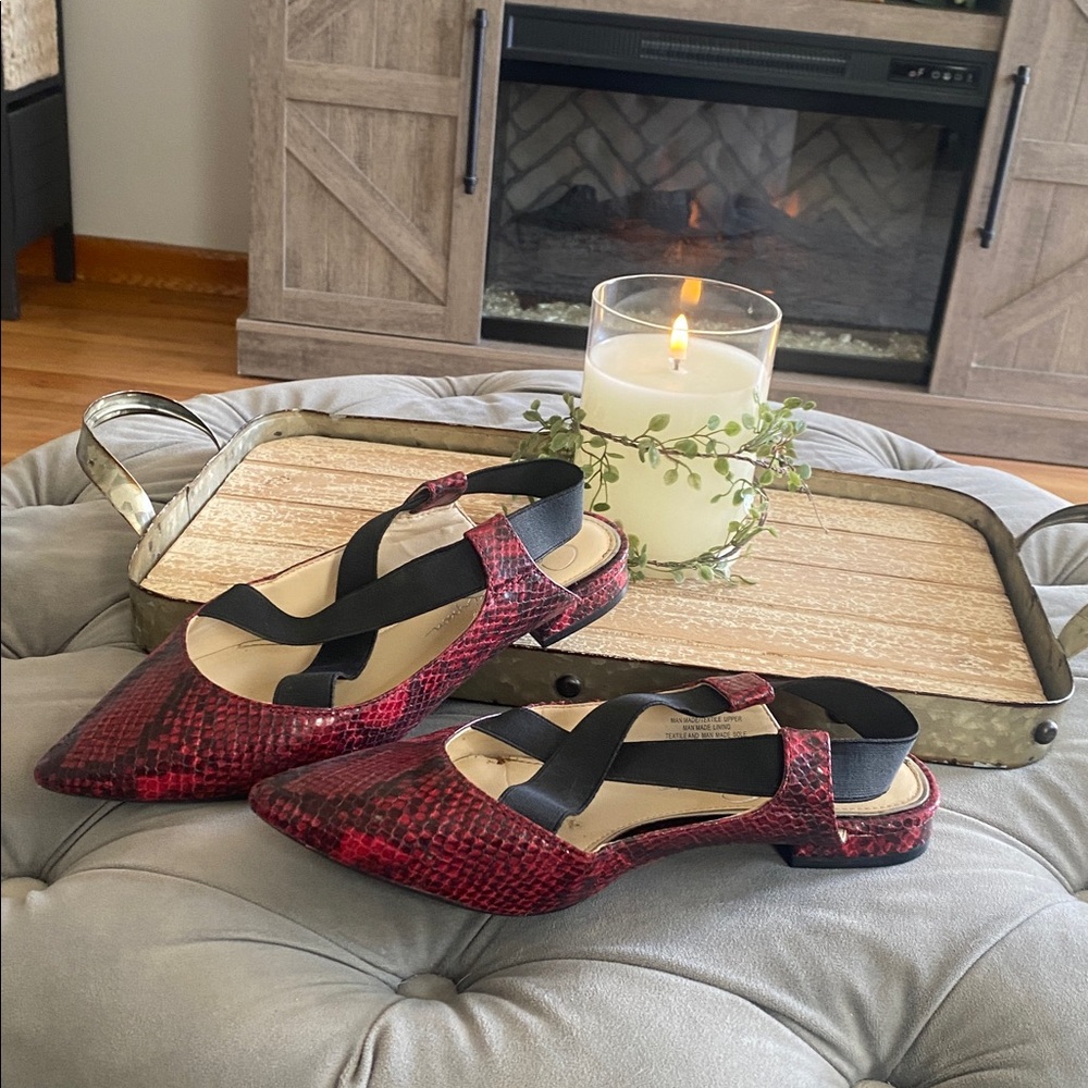 Elegant Red Snakeskin Women's Flats